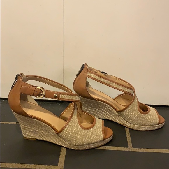 Circa Joan & David Luxe wedges - Picture 2 of 6